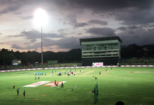 bright-led-flood-lights-for-cricket-fields - TACHYON Light