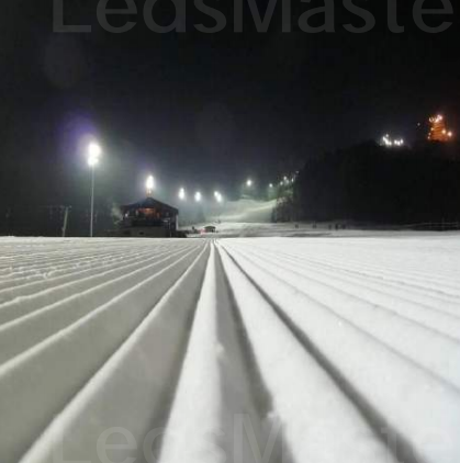 Ledsmaster ski resort light